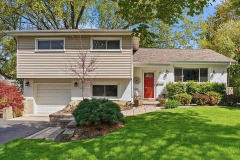 Tiny photo for 758 7TH Avenue, Libertyville, IL 60048 (MLS # 12633383)