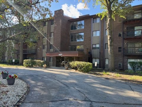 Tiny photo for 14647 Greenwood Road #312, Dolton, IL 60419 (MLS # 12504954)