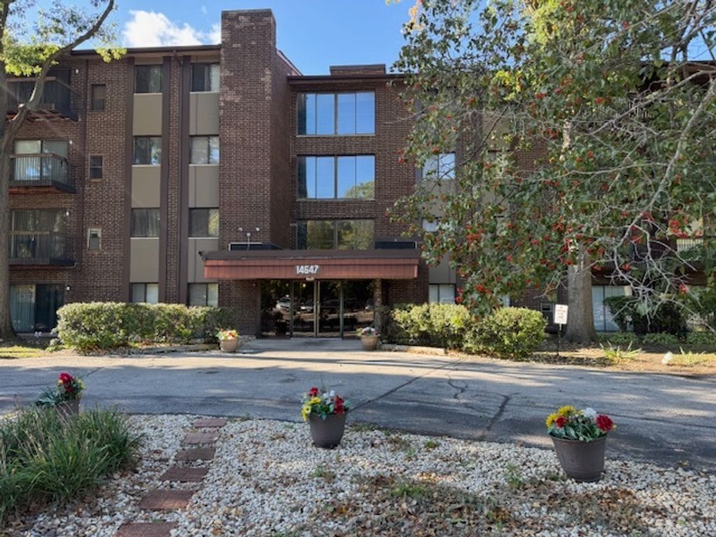 Photo for 14647 Greenwood Road #312, Dolton, IL 60419 (MLS # 12504954)