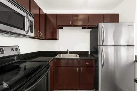 Photo of 2650 N Lakeview Avenue #404, Chicago, IL 60614 (MLS # 12727454)