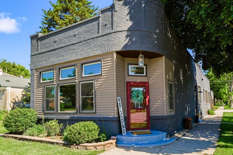 Photo of 9000 Monroe Avenue, Brookfield, IL 60513 (MLS # 12687592)