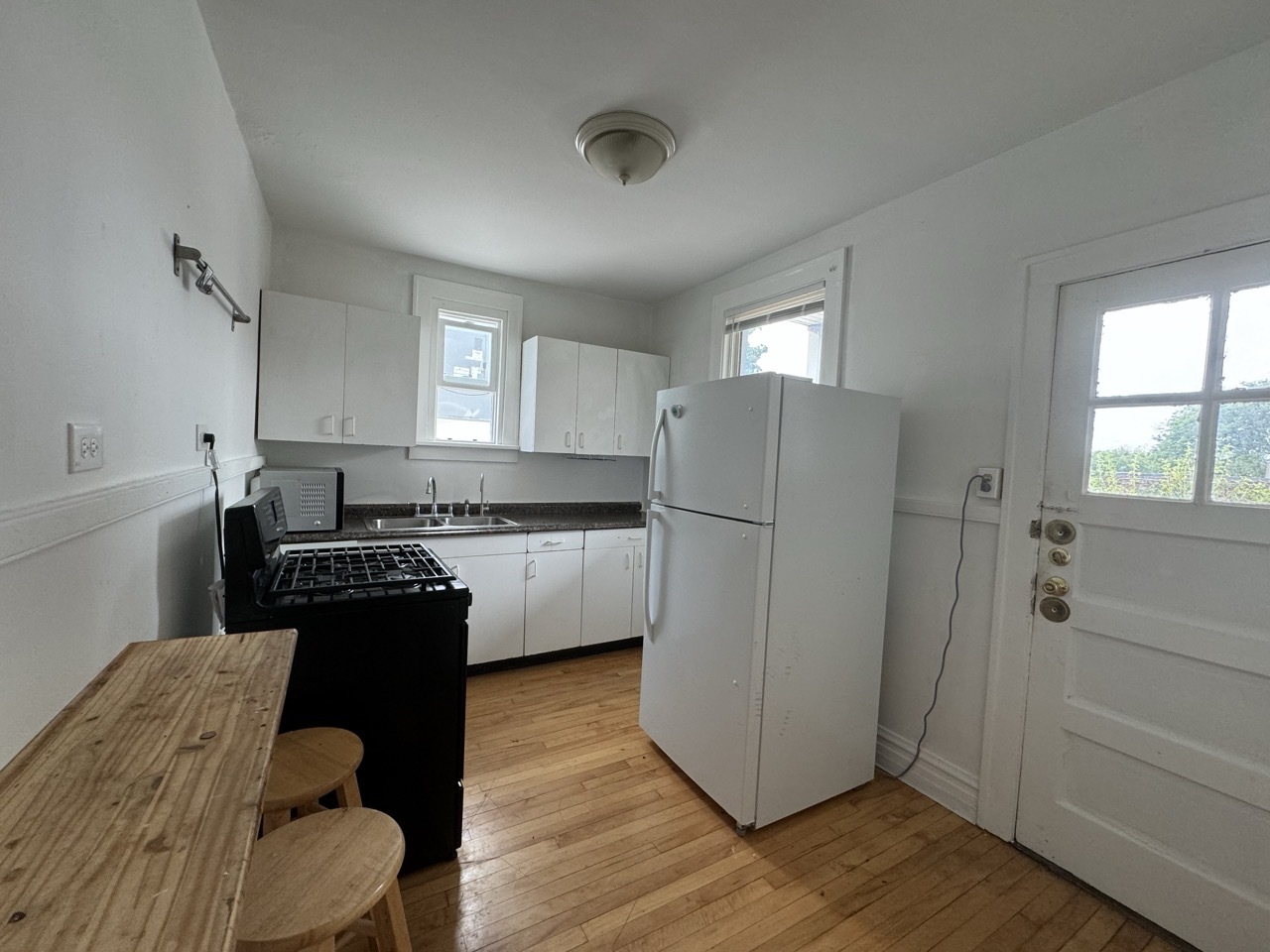 28w573 Stafford Place 5