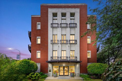 1075 W Roosevelt Road 206 Chicago IL 60608