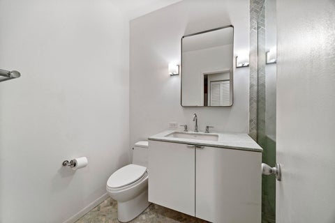 Tiny photo for 813 W Oakdale Avenue #1W, Chicago, IL 60657 (MLS # 12773757)