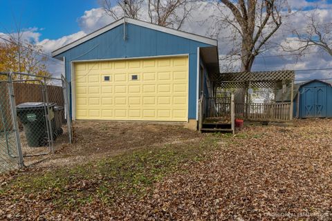 Tiny photo for 712 N Cedarwood Circle, Round Lake Heights, IL 60073 (MLS # 12519745)