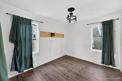 Tiny photo for 712 N Cedarwood Circle, Round Lake Heights, IL 60073 (MLS # 12519745)