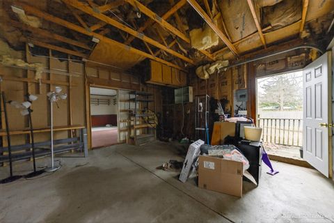 Tiny photo for 712 N Cedarwood Circle, Round Lake Heights, IL 60073 (MLS # 12519745)