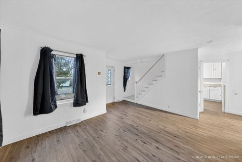 Tiny photo for 712 N Cedarwood Circle, Round Lake Heights, IL 60073 (MLS # 12519745)