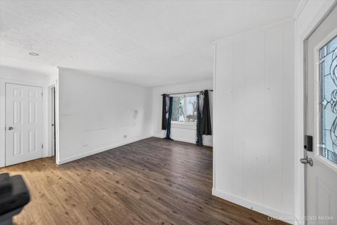 Tiny photo for 712 N Cedarwood Circle, Round Lake Heights, IL 60073 (MLS # 12519745)