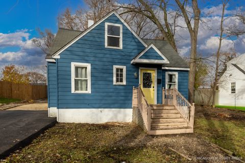 Photo of 712 N Cedarwood Circle, Round Lake Heights, IL 60073 (MLS # 12519745)