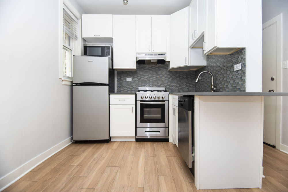 511 W Belmont Avenue 8