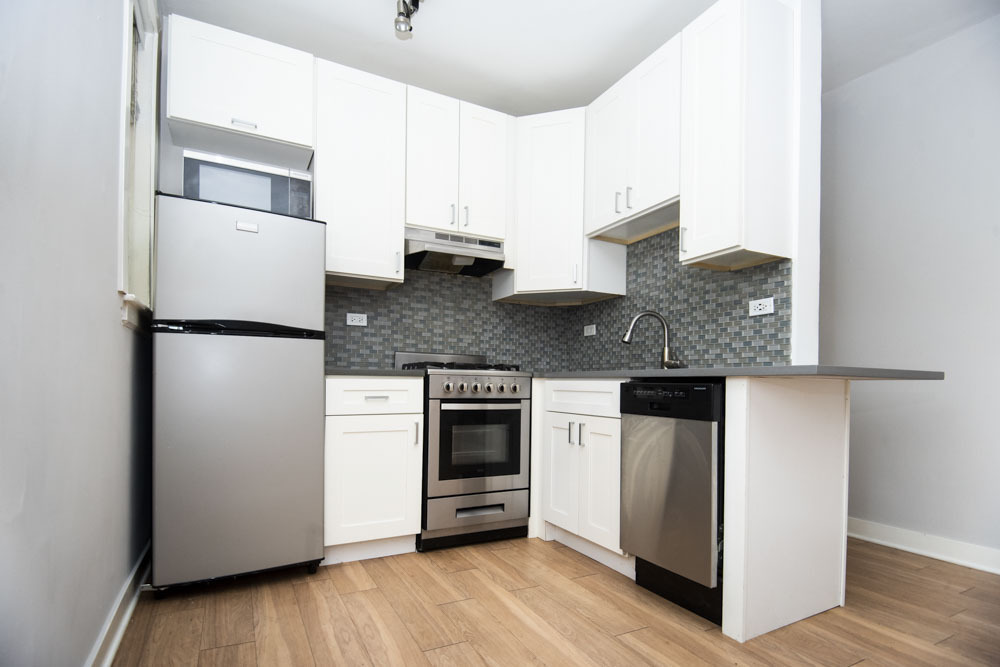 511 W Belmont Avenue 8