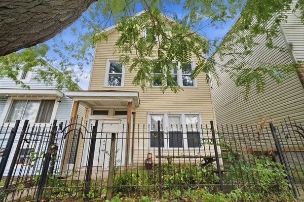 4851 S WOOD ST, CHICAGO, IL 60609 - Image 2a14dda5a5f40f1bdbdbccd27a05932c/1840526653