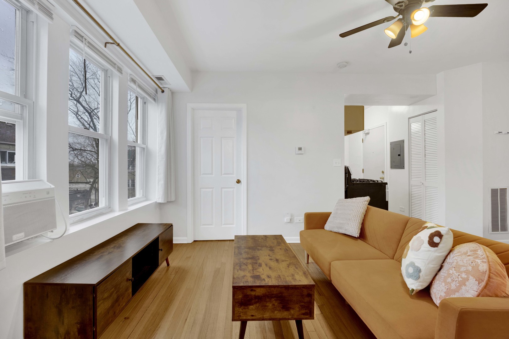 4427 N Lawndale Avenue 3A