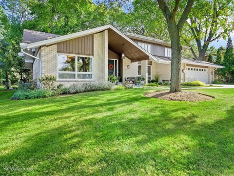 Tiny photo for 6555 Shabbona Road, Indian Head Park, IL 60525 (MLS # 12590486)