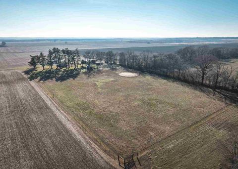 Tiny photo for 1740 Brier Creek Road #1, Harrisburg, IL 62946 (MLS # 100000613)