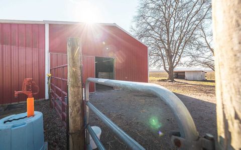 Tiny photo for 1740 Brier Creek Road #1, Harrisburg, IL 62946 (MLS # 100000613)