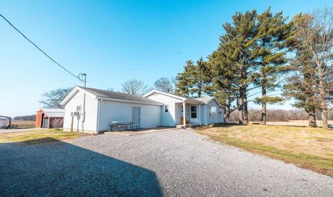 Tiny photo for 1740 Brier Creek Road #1, Harrisburg, IL 62946 (MLS # 100000613)