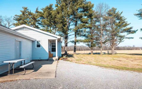 Tiny photo for 1740 Brier Creek Road #1, Harrisburg, IL 62946 (MLS # 100000613)