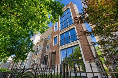 Photo of 853 N Wood Street #1, Chicago, IL 60622 (MLS # 12691701)