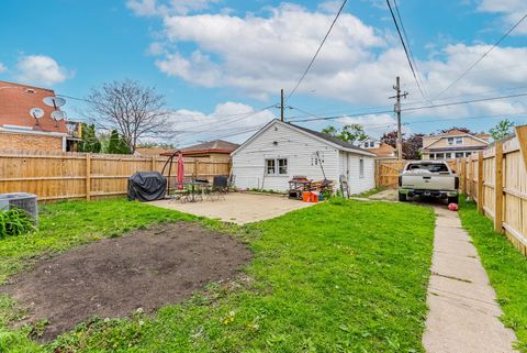 Tiny photo for 629 22nd Avenue, Bellwood, IL 60104 (MLS # 12619926)