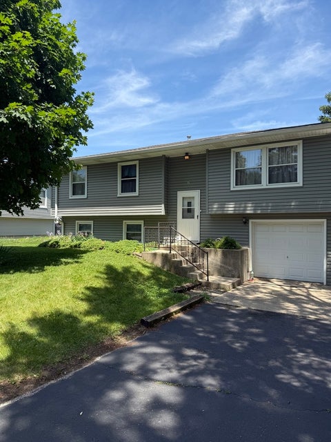 Tiny photo for 6 Marlin Drive, Oswego, IL 60543 (MLS # 12662178)