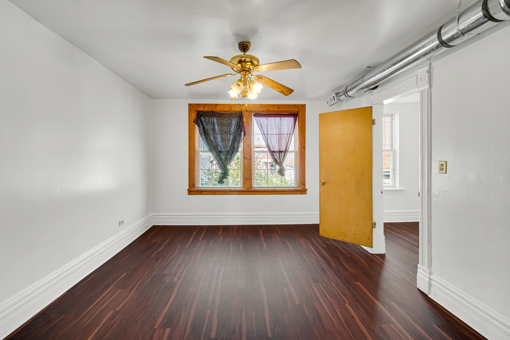 2631 S Sawyer Avenue