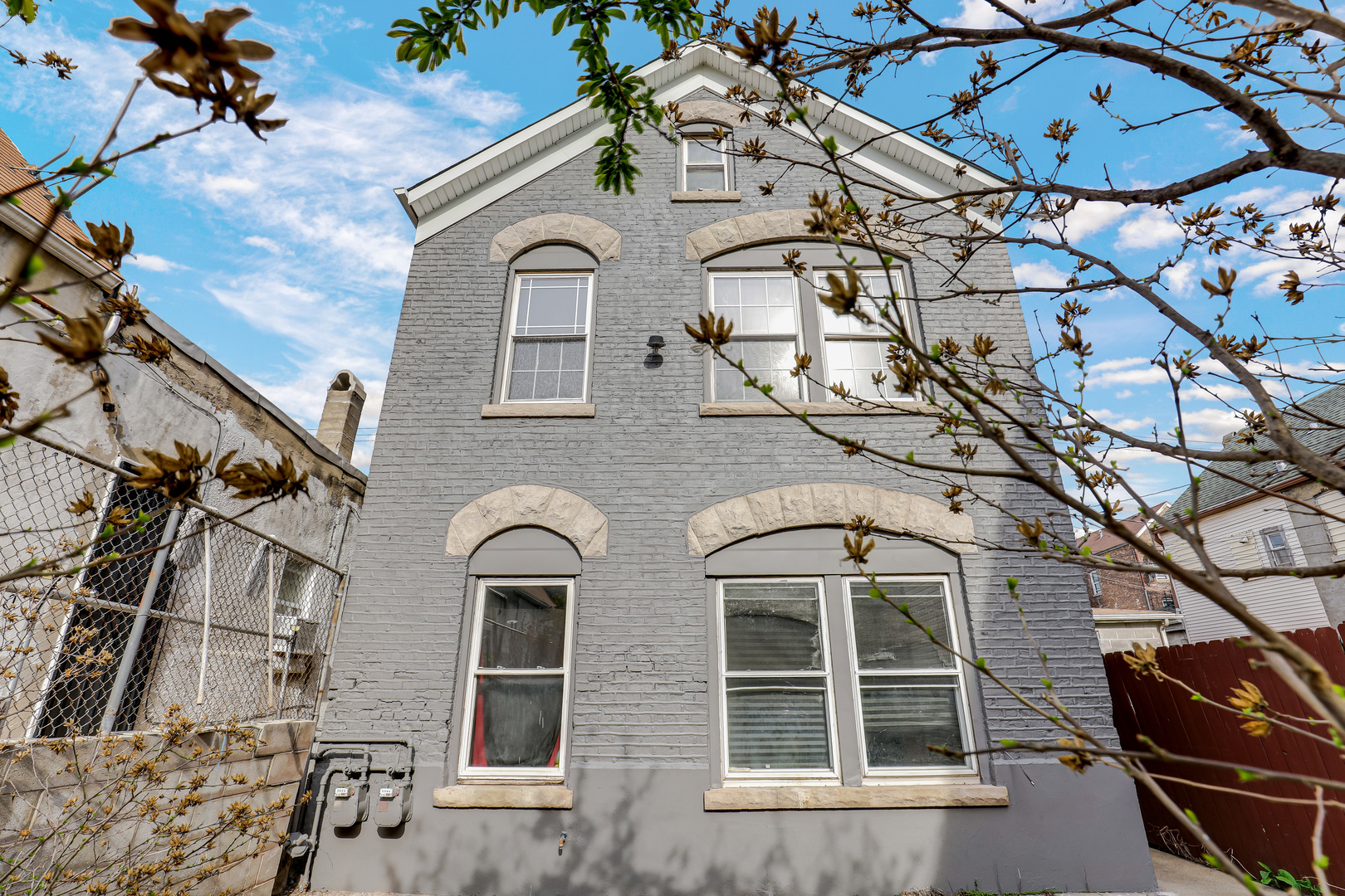 2631 S Sawyer Avenue