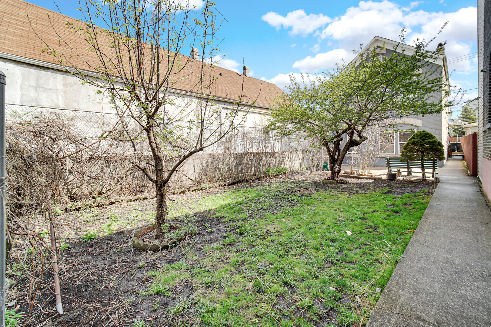 2631 S Sawyer Avenue