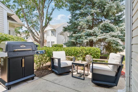 Tiny photo for 319 E Victoria Circle #319, North Aurora, IL 60542 (MLS # 12721999)