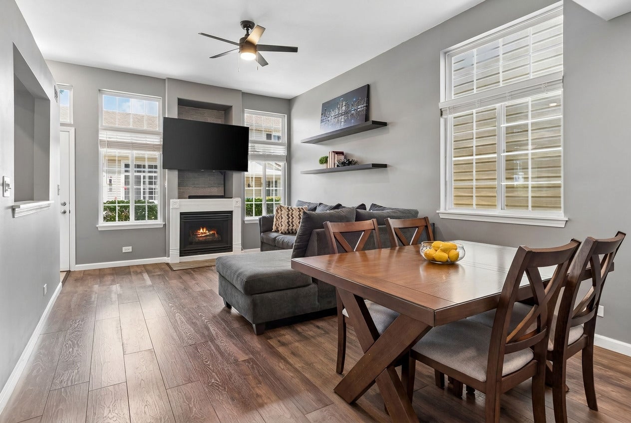319 E Victoria Circle 319
