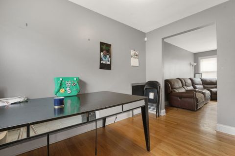 Tiny photo for 1028 BELLWOOD Avenue #E, Bellwood, IL 60104 (MLS # 12571598)