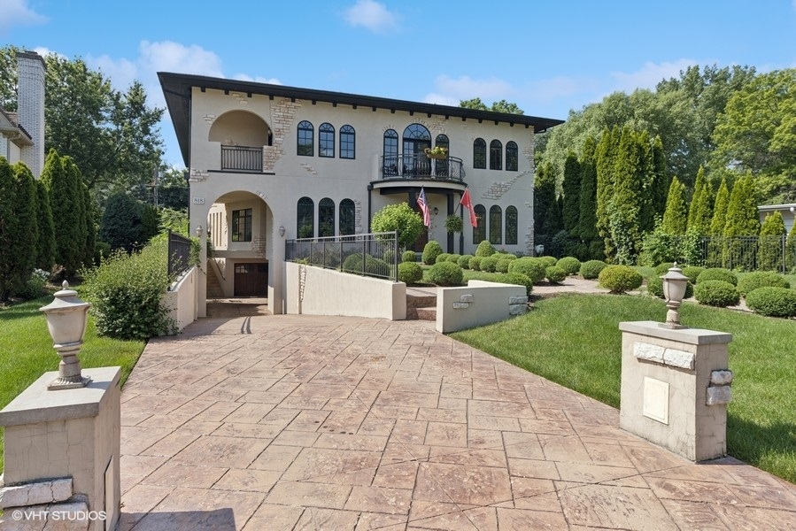818 W 58th Street