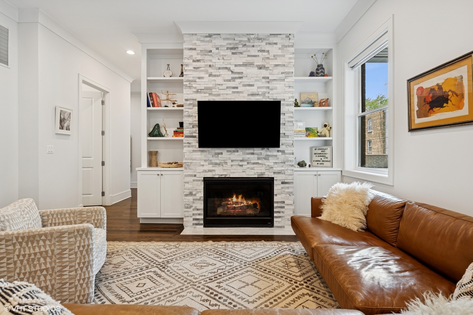 2242 W Lawrence Avenue 203