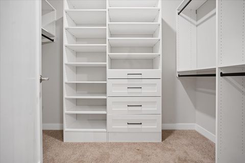 Tiny photo for 184 Eli Court, Des Plaines, IL 60016 (MLS # 12589736)