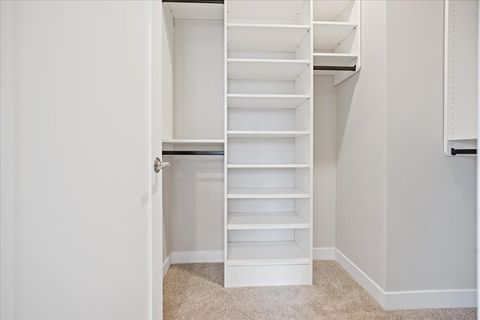 Tiny photo for 184 Eli Court, Des Plaines, IL 60016 (MLS # 12589736)