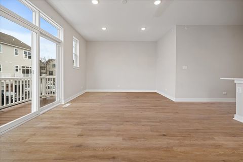 Tiny photo for 184 Eli Court, Des Plaines, IL 60016 (MLS # 12589736)