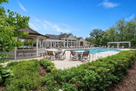 Tiny photo for 5952 Leeds Road, Hoffman Estates, IL 60192 (MLS # 12689640)