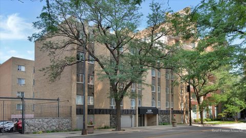 Photo of 5420 N Sheridan Road #303, Chicago, IL 60640 (MLS # 12456863)