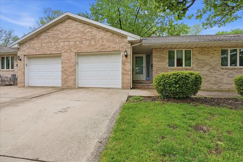 Photo of 500 C S 4th Street #C, Fairbury, IL 61739 (MLS # 12615540)