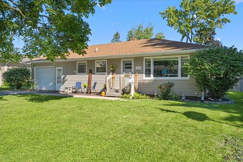 Photo of 1010 Walnut Street, St. Charles, IL 60174 (MLS # 12456768) Photo of 1010 Walnut Street, St. Charles, IL 60174 (MLS # 12456768)