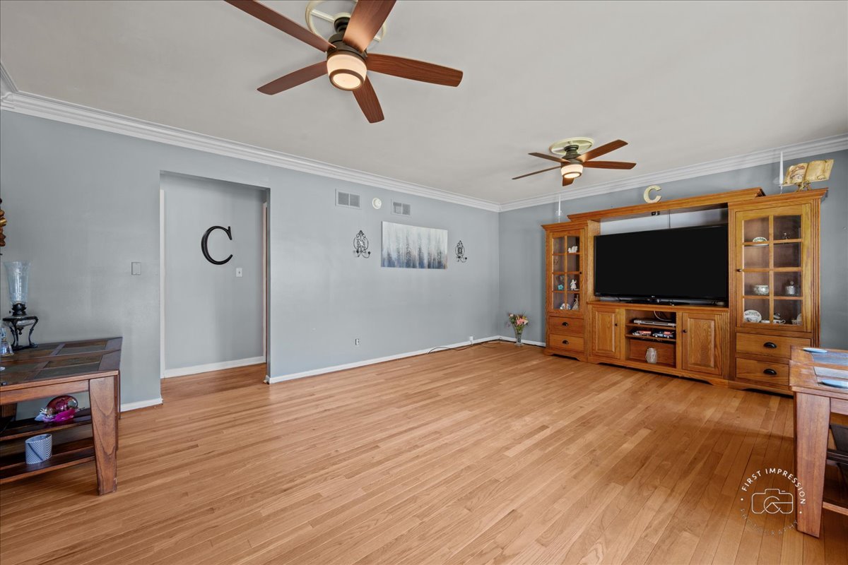 St. Charles, Illinois 60174, United States, 2 Bedrooms Bedrooms, ,2 BathroomsBathrooms,Residential,Active,199787