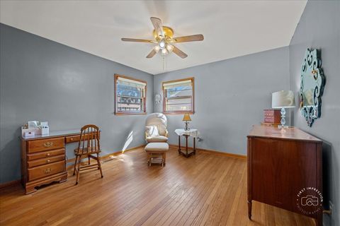 Tiny photo for 1010 Walnut Street, St. Charles, IL 60174 (MLS # 12456768)