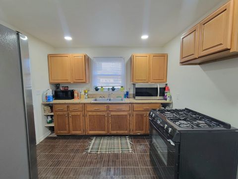 Tiny photo for 1535 & 1535 1/2 S 5th Avenue, Kankakee, IL 60901 (MLS # 12568776)