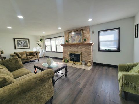 Tiny photo for 1535 & 1535 1/2 S 5th Avenue, Kankakee, IL 60901 (MLS # 12568776)