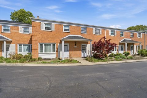 Photo of 2138 Rugen Road #A, Glenview, IL 60026 (MLS # 12677865)