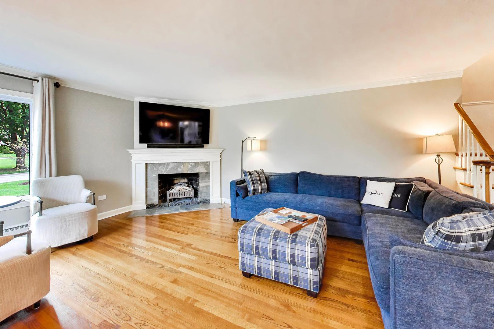 1311 E Woodford Place