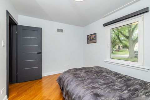 Tiny photo for 212 S Hi Lusi Avenue, Mount Prospect, IL 60056 (MLS # 12689797)
