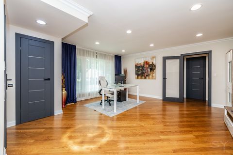Tiny photo for 212 S Hi Lusi Avenue, Mount Prospect, IL 60056 (MLS # 12689797)