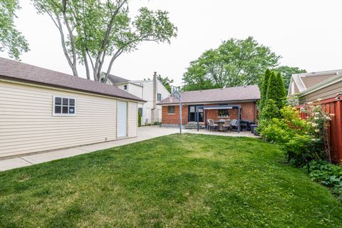 Tiny photo for 212 S Hi Lusi Avenue, Mount Prospect, IL 60056 (MLS # 12689797)